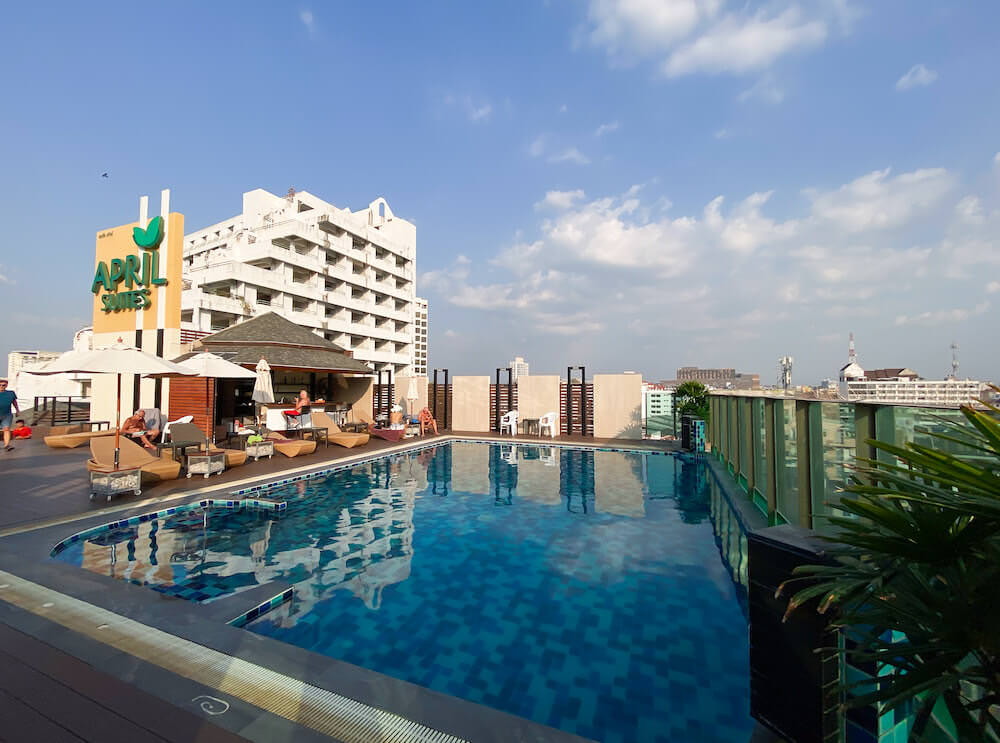 エイプリル スイーツ（April Suites Pattaya）のプール