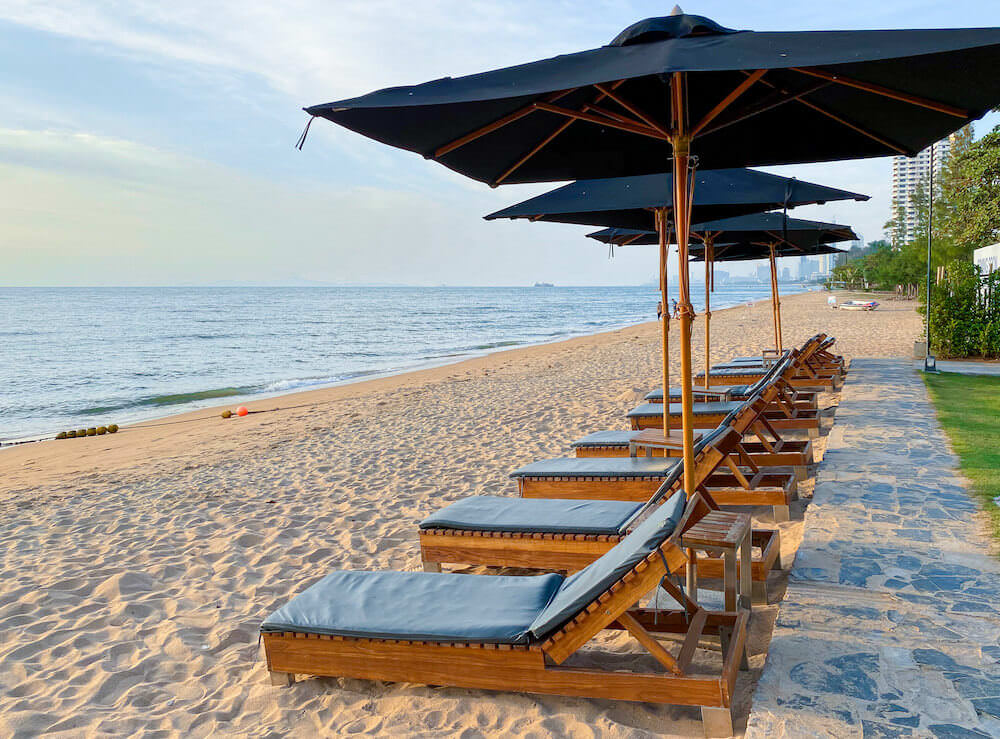 アナアナン リゾート アンド ヴィラズ パタヤ（Ana Anan Resort and Villas Pattaya）のプライベートビーチ３